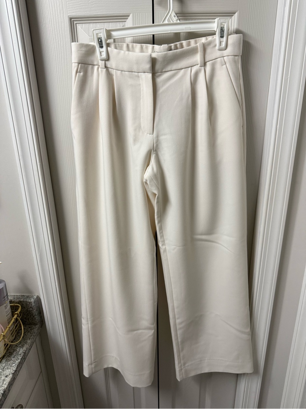 Abercrombie Cream Dress Pants - Classic Straight Leg